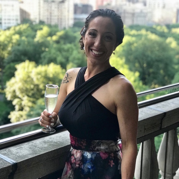 Meet your Posher, Laurie - Picture 1 of 1